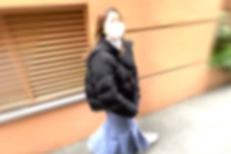 【無修正】【素人個人拍攝】【超級矮小】天然光屁股，被髒肉棒連續中出調教的令和羅莉