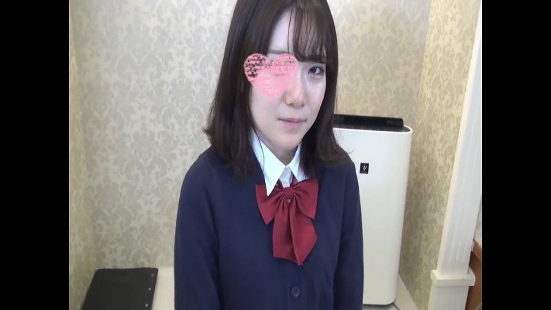 コロナ禍でピンチになった制服ちゃん。経験のない未処理マンコに大量ザーメン！